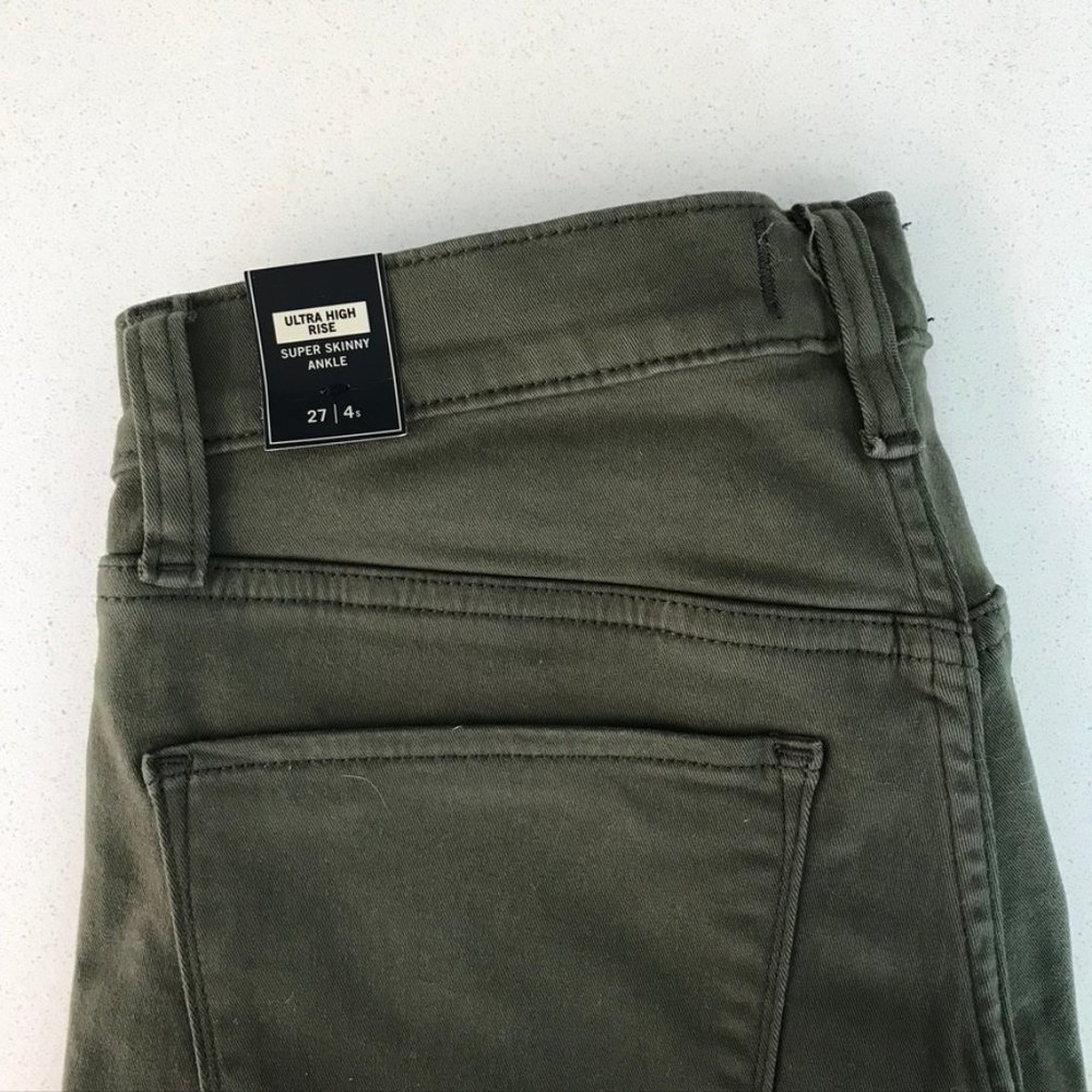 A&F Ultra High Rise Super Skinny Ankle